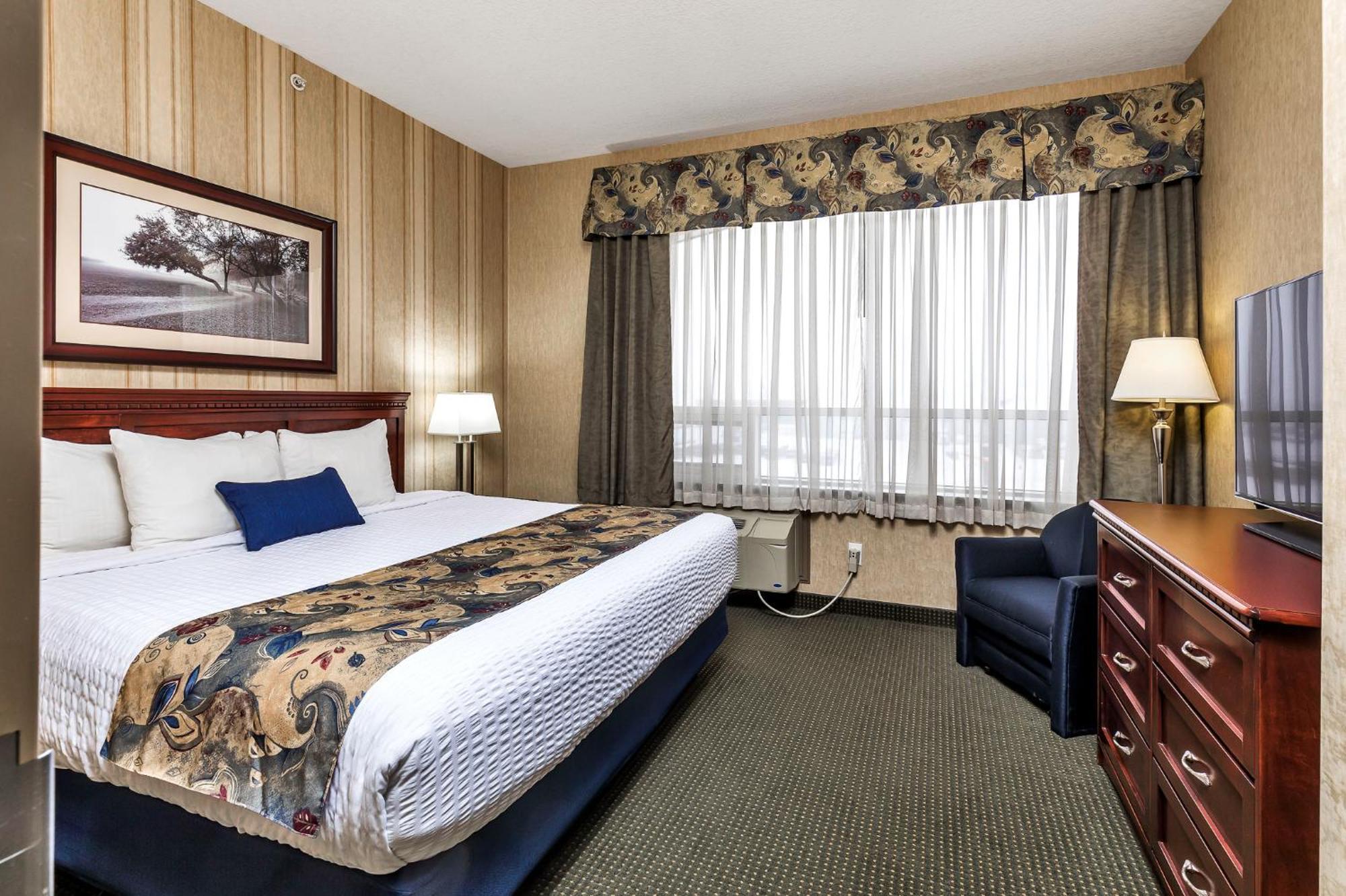 Redwood Inn & Suites Clairmont Exterior foto