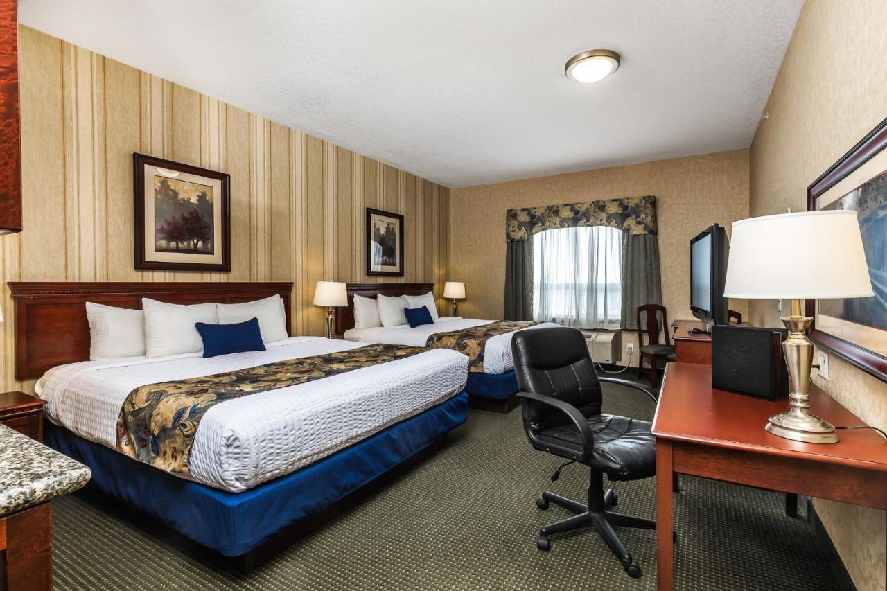 Redwood Inn & Suites Clairmont Exterior foto