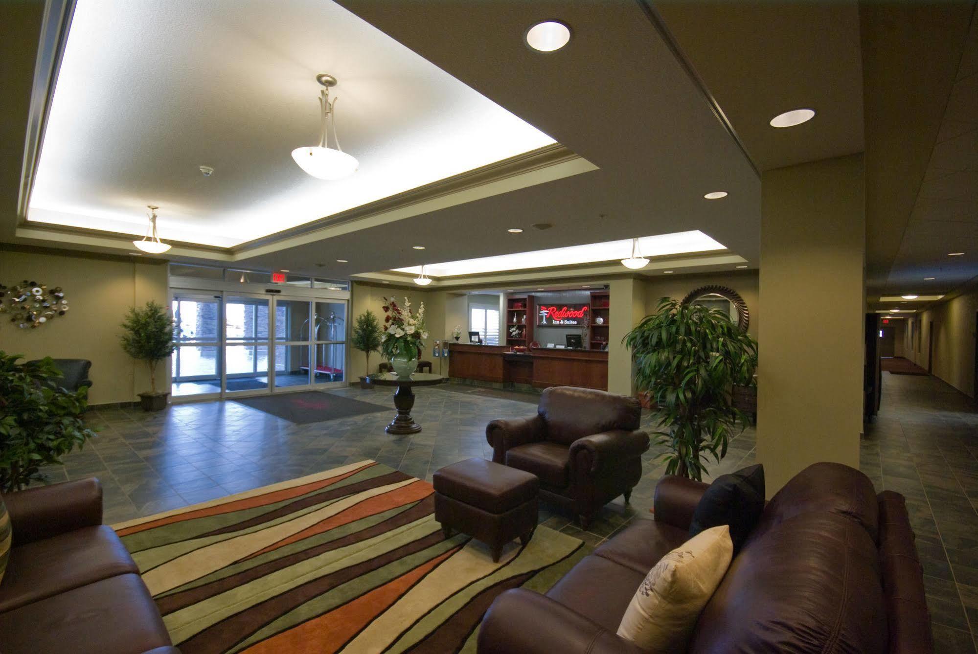 Redwood Inn & Suites Clairmont Exterior foto