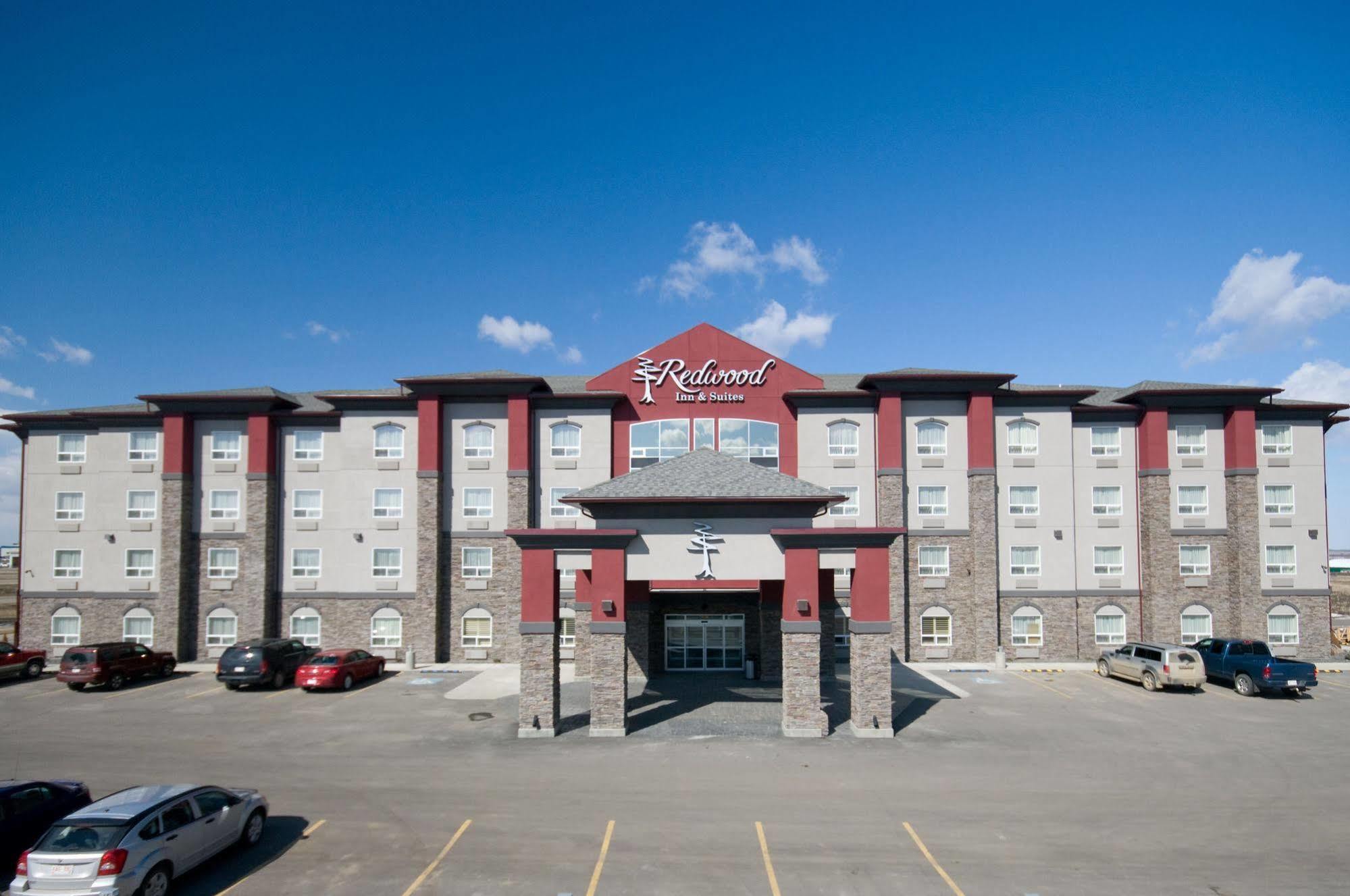 Redwood Inn & Suites Clairmont Exterior foto
